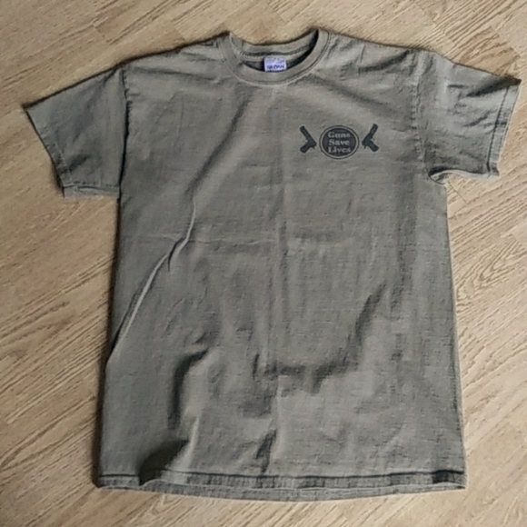 Gun Control S/S T-Shirt in Medium - Picture 3 of 5